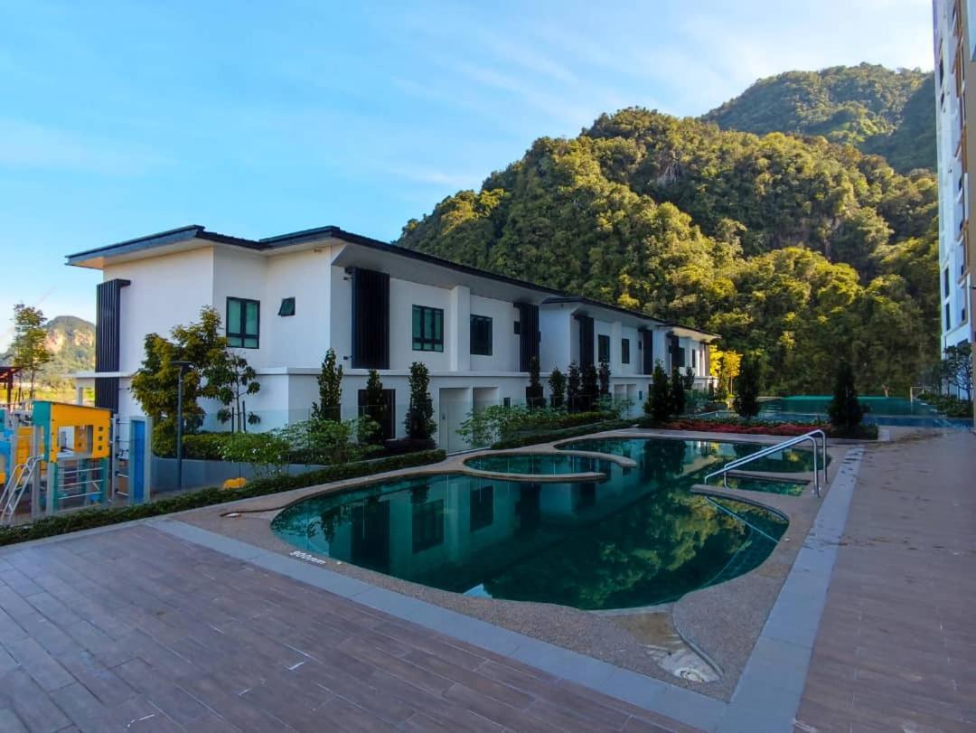 Hotspring 2 1910 With Theme Park View And Netflix 6 Pax