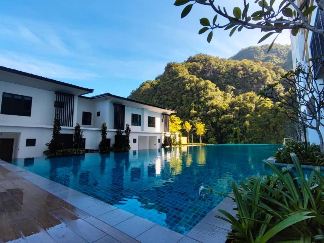 Pangsapuri Hotspring 2 1910 With Theme Park View And Netflix 6 Pax