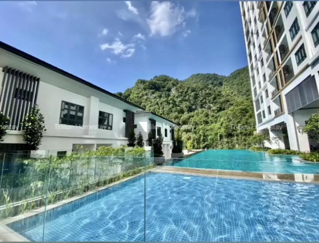 Hotspring 2 1910 With Theme Park View And Netflix 6 Pax Pangsapuri