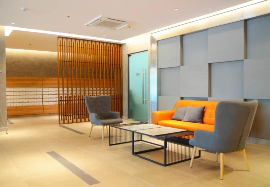 Hotspring 2 1910 With Theme Park View And Netflix 6 Pax Pangsapuri Ipoh