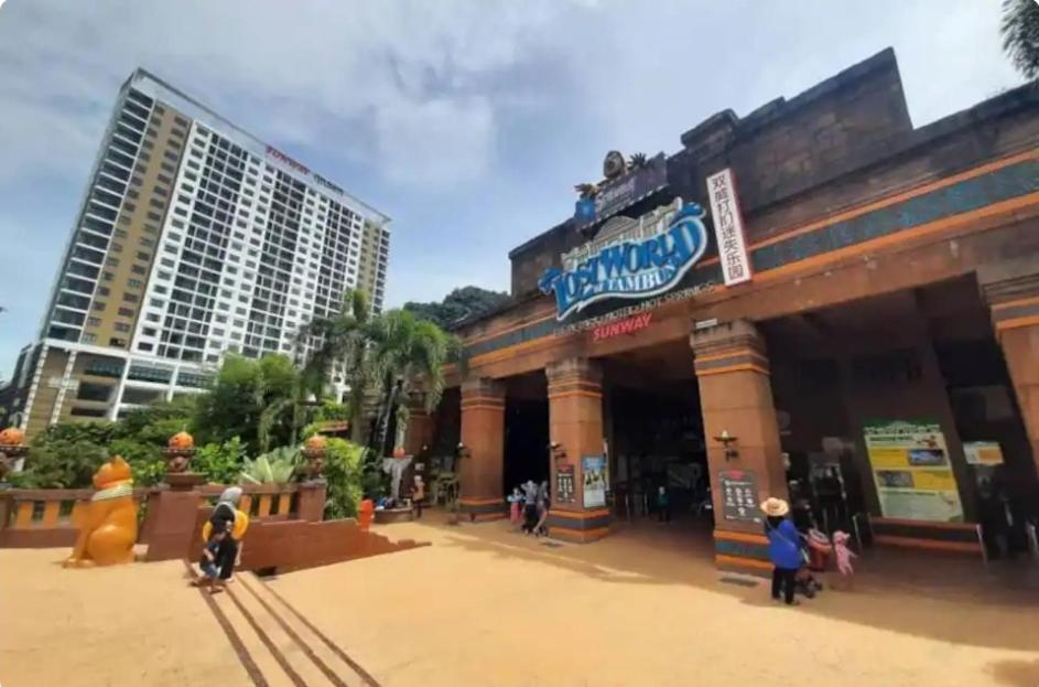 Hotspring 2 1910 With Theme Park View And Netflix 6 Pax Ipoh