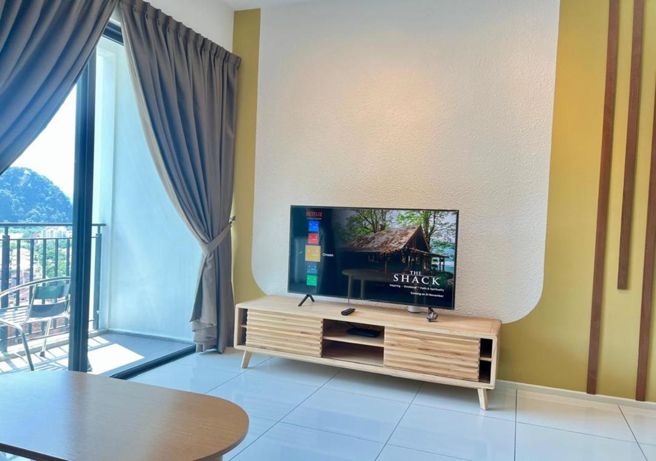 Hotspring 2 1910 With Theme Park View And Netflix 6 Pax Pangsapuri Ipoh