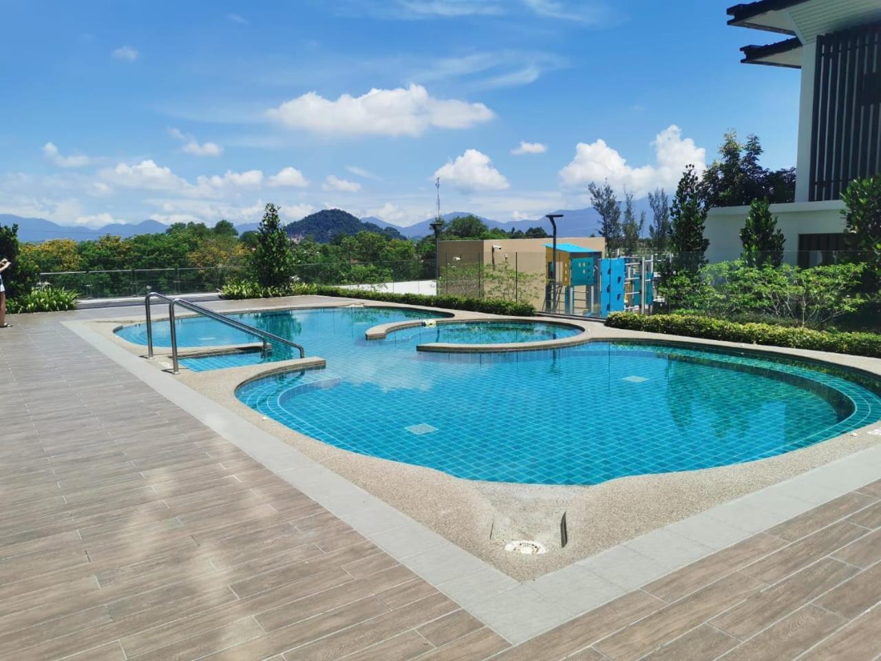 Hotspring 2 1910 With Theme Park View And Netflix 6 Pax Pangsapuri *